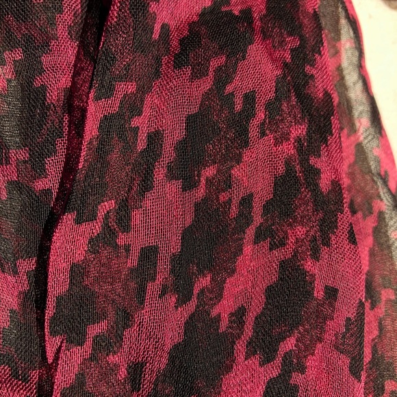 Pink Houndstooth Scarf | All That Glitters - Picture 7 of 7
